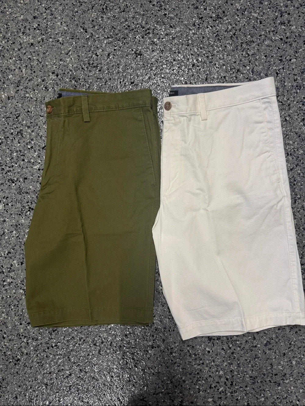 Banana Republic Olive & White Flat Front Chino Shorts 36 Bundle